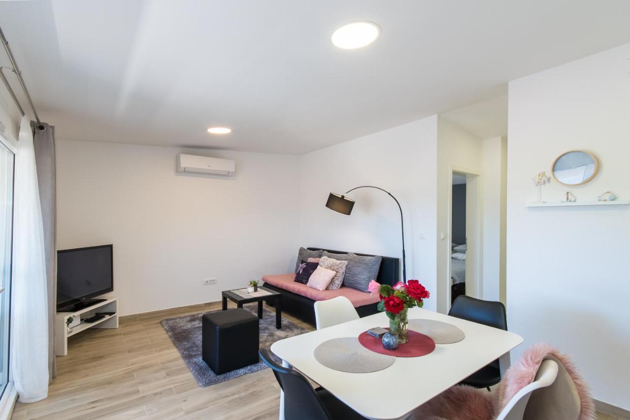Apartment Finta Rogotin Exterior photo
